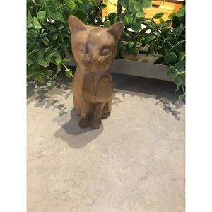 Vintage Cat Wooden Sitting majestically Hand carved large eyes 4”